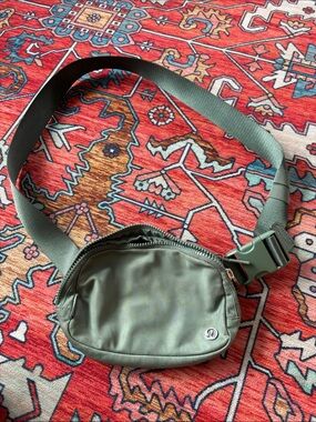 LULULEMON Belt Bag